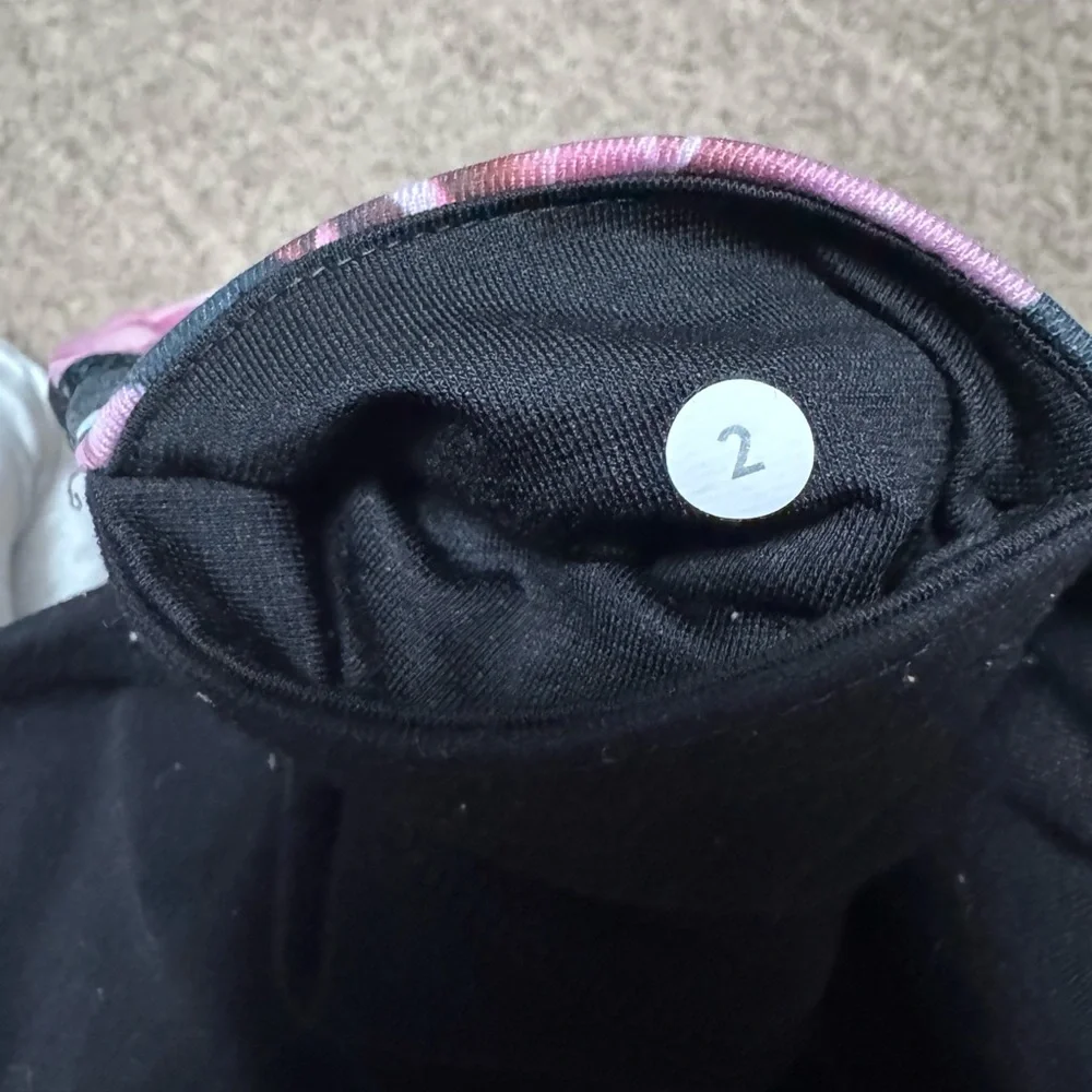Lululemon *Reversible* Leggings - Picture 6 of 6